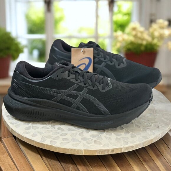 ASICS Gel-Kayano 30 Supportive Stability Running Sneakers Mens 11.5  Triple Blk - Picture 1 of 15
